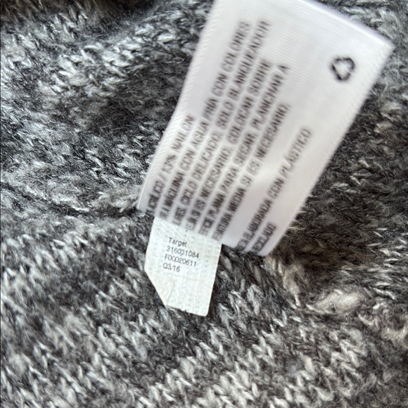 Knox Rose Grey Cowl Neck Fringe Sweater Large - Picture 8 of 13